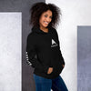 femme avec un sweat à capuche noir de la marque physique affûté vue de côté droit