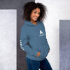 femme avec un sweat à capuche couleur bleu de la marque physique affûté vue de droit