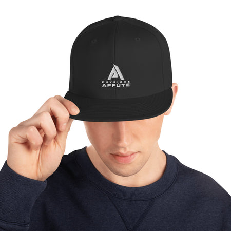 Casquette snapback noir logo brodé à l'avant physique-affûté