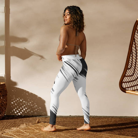 collant yoga femme blanc imprimé noir avec logo noir sur la cuisse avant gauche vue de dos