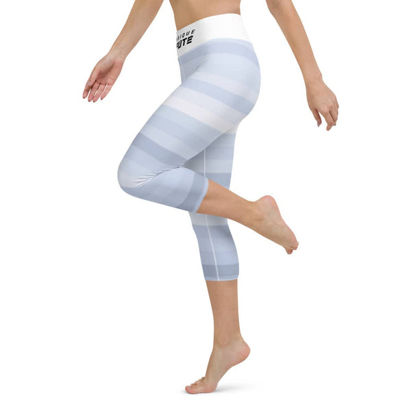 collant de sport pour femme de couleur blanc bleu physique affûté vue de côté